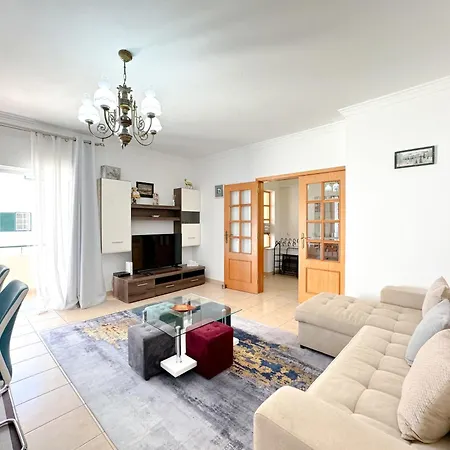 Spacious And Well-located House In Apartament Lagos