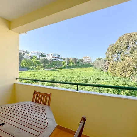 Spacious And Well-located House In Apartament *